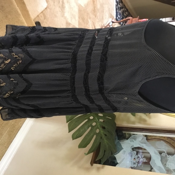 Top - Picture 2 of 5